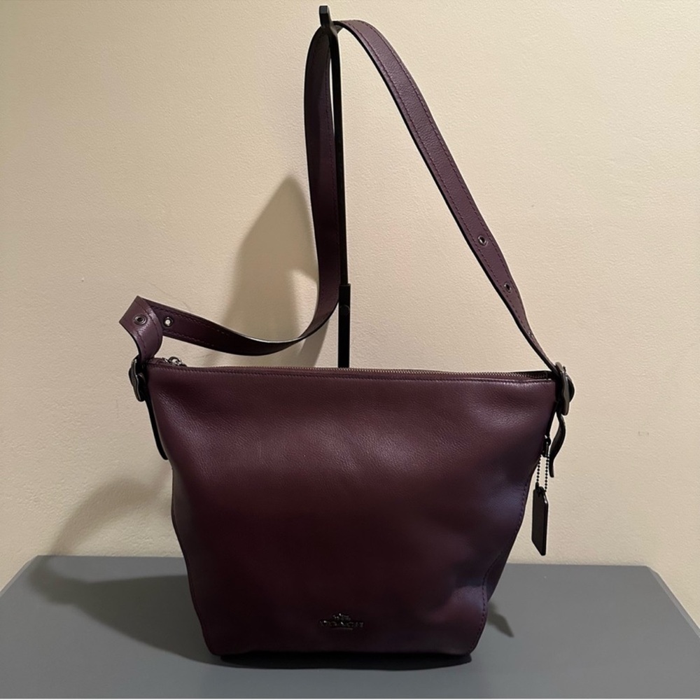 Coach Leather Dufflette style
21378 Burgundy